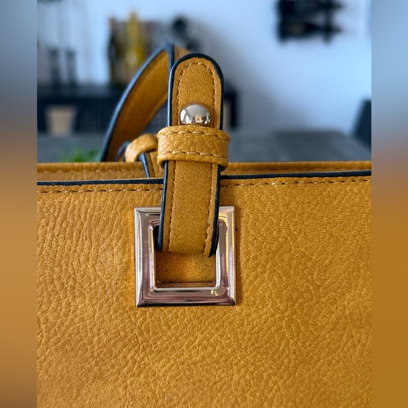 BNWT Vegan Leather Winky Bear Tote Bag, as seen on TikTok. - Picture 3 of 6